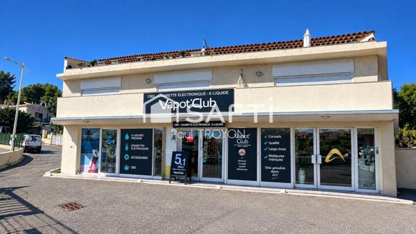 Locaux destinés exclusivement à l'exploitation d'un fonds de commerce de vente au détail (cigarettes électroniques)
