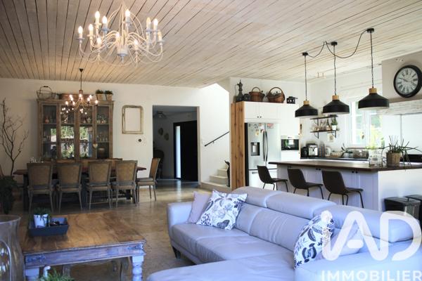 Maison à vendre 8 pièces 205 m² Uzès