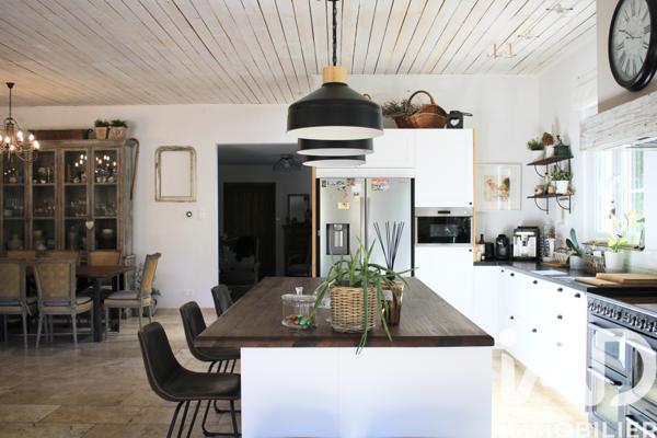 Maison à vendre 8 pièces 205 m² Uzès