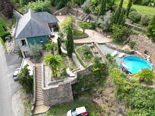 Maison Chateau Gontier Sur Mayenne 6 pièce(s) 177 m2