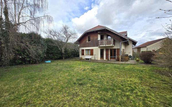 Maison à vendre    5 pièces • 144,85 m2 Crozet