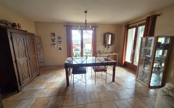 Maison à vendre    5 pièces • 144,85 m2 Crozet