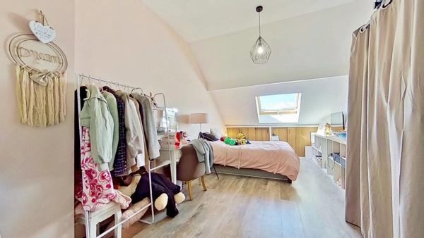 Maison moderne 236 m² – Piscine chauffée – Suite parentale – AUGNY