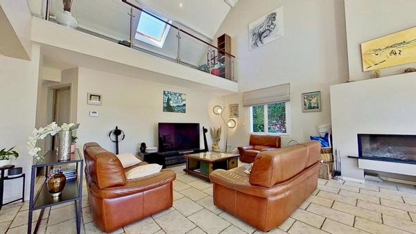 Maison moderne 236 m² – Piscine chauffée – Suite parentale – AUGNY
