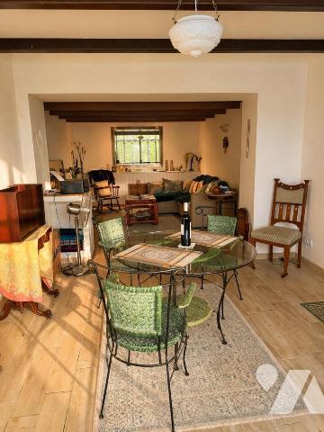 BARBENTANE - Maison de village avec cour