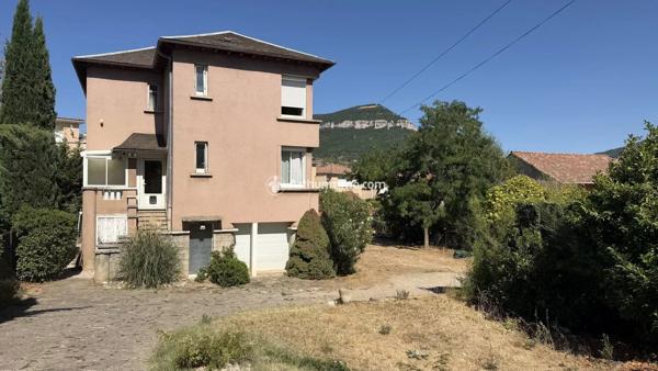 Vente                                                      Maison
                        
                     4 pièces                      165 m2                     à Millau