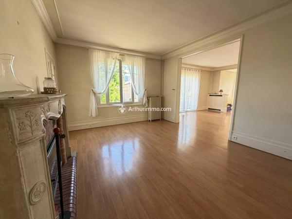 Vente                                                      Maison
                        
                     4 pièces                      165 m2                     à Millau