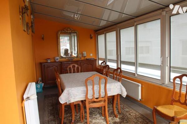 NIORT SECTEUR AVENUE DE LA ROCHELLE, BEL ENSEMBLE DE 2 APPARTEMENTS COMMUNIQUANTS AU DERNIER ETAGE