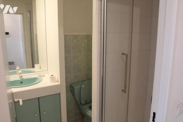 NIORT SECTEUR AVENUE DE LA ROCHELLE, BEL ENSEMBLE DE 2 APPARTEMENTS COMMUNIQUANTS AU DERNIER ETAGE