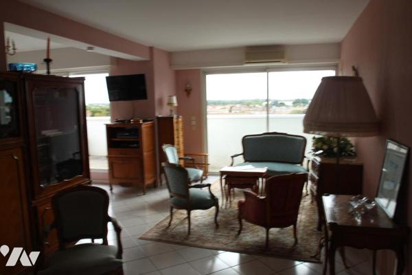 NIORT SECTEUR AVENUE DE LA ROCHELLE, BEL ENSEMBLE DE 2 APPARTEMENTS COMMUNIQUANTS AU DERNIER ETAGE