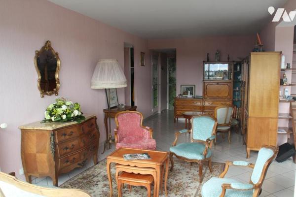 NIORT SECTEUR AVENUE DE LA ROCHELLE, BEL ENSEMBLE DE 2 APPARTEMENTS COMMUNIQUANTS AU DERNIER ETAGE