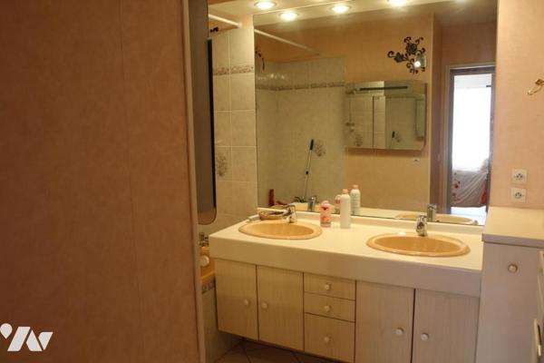 NIORT SECTEUR AVENUE DE LA ROCHELLE, BEL ENSEMBLE DE 2 APPARTEMENTS COMMUNIQUANTS AU DERNIER ETAGE