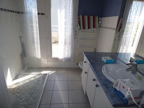 Appartement Fontaine 4 pièce(s) 104 m2
