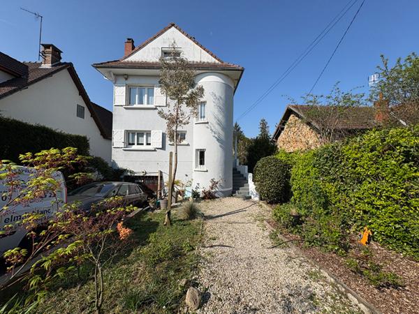 Maison indépendante Alsace Lorraine 3 chambres + bureau 539 000 € ** - Référence 2042