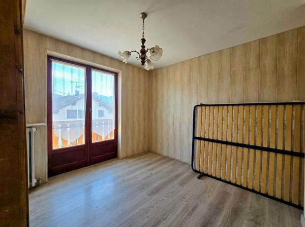 Maison individuelle avec terrain constructible