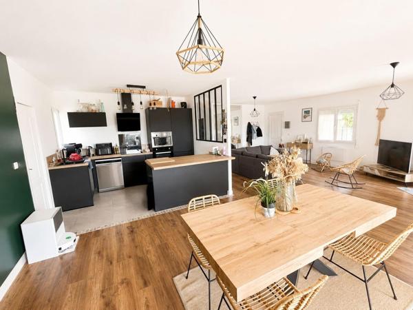 Calme absolu pour cette jolie maison avec vue, 4  chambres