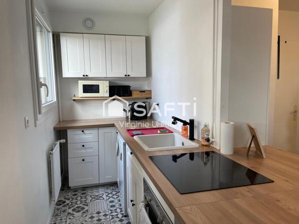 Studio de charme, rénové, de 31m2, avec grande cave, à Maurepas, en zone piétone, au calme et proche de toutes commodités!