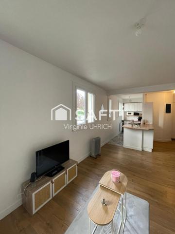 Studio de charme, rénové, de 31m2, avec grande cave, à Maurepas, en zone piétone, au calme et proche de toutes commodités!