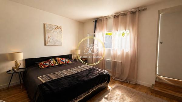 Maison
         4 pièces
        - 137 m² 398 000 € *