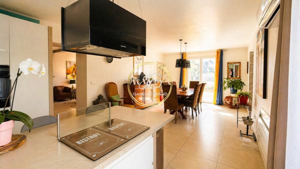 Maison
         4 pièces
        - 137 m² 398 000 € *