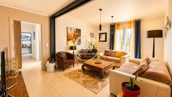 Maison
         4 pièces
        - 137 m² 398 000 € *