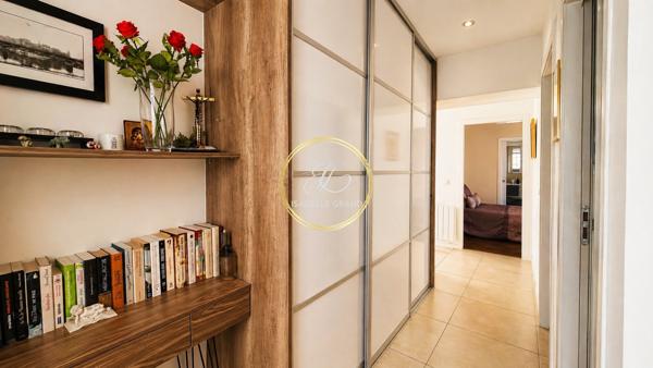 Maison
         4 pièces
        - 137 m² 398 000 € *