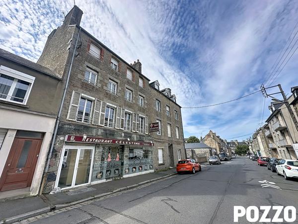 A Vendre - Avranches - Immeuble 15 pièce(s) 265.8 m² - Local commercial + 5 appartements AVRANCHES