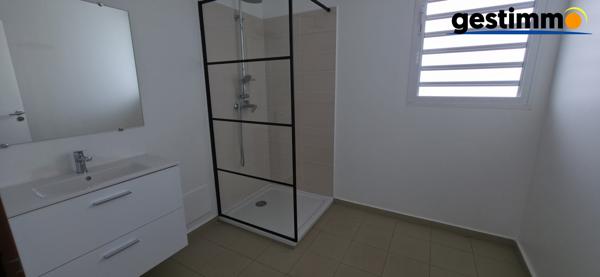 Maison duplex T4 - REMIRE MONTJOLY