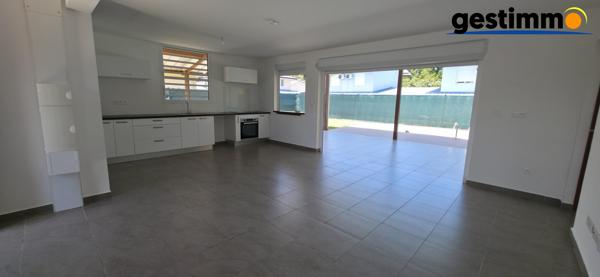 Maison duplex T4 - REMIRE MONTJOLY
