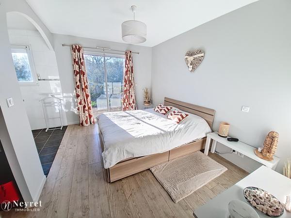 Rare !!! Maison de plain pied de 130 m² sur 1500 m² de terrain, 5 chambres