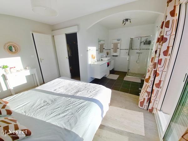 Rare !!! Maison de plain pied de 130 m² sur 1500 m² de terrain, 5 chambres