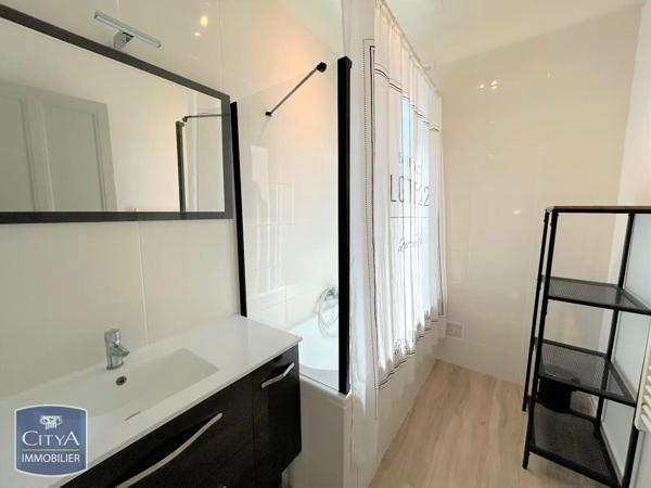 Maison à louer 3 pièces 58.79m² Avignon (84000)