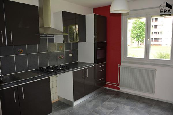 APPARTEMENT  3 PIECES RDC 60 M² AVEC PARKING PRIVATIF LURE