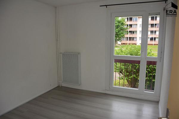 APPARTEMENT  3 PIECES RDC 60 M² AVEC PARKING PRIVATIF LURE