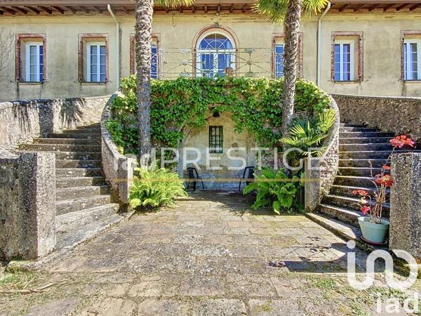 Ferme 15 pièces de 415 m² à Nègrepelisse (82800)