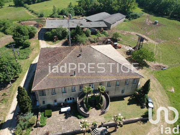 Ferme 15 pièces de 415 m² à Nègrepelisse (82800)