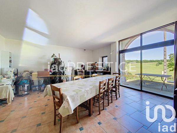 Ferme 15 pièces de 415 m² à Nègrepelisse (82800)