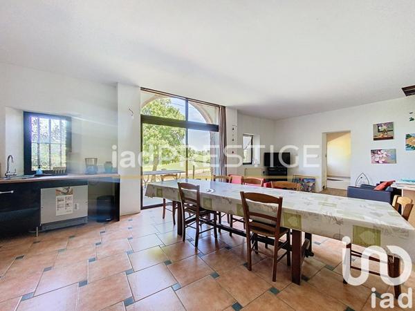 Ferme 15 pièces de 415 m² à Nègrepelisse (82800)