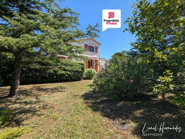 Maison de caractère de plain-pied - 130 m² - Terrain plat de 2411 m² - Saint-Privat-des-Vieux (Mazac)