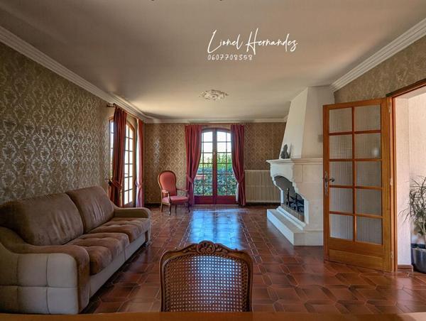Maison de caractère de plain-pied - 130 m² - Terrain plat de 2411 m² - Saint-Privat-des-Vieux (Mazac)