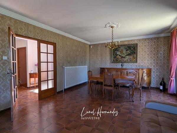 Maison de caractère de plain-pied - 130 m² - Terrain plat de 2411 m² - Saint-Privat-des-Vieux (Mazac)