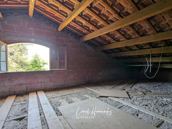 Maison de caractère de plain-pied - 130 m² - Terrain plat de 2411 m² - Saint-Privat-des-Vieux (Mazac)