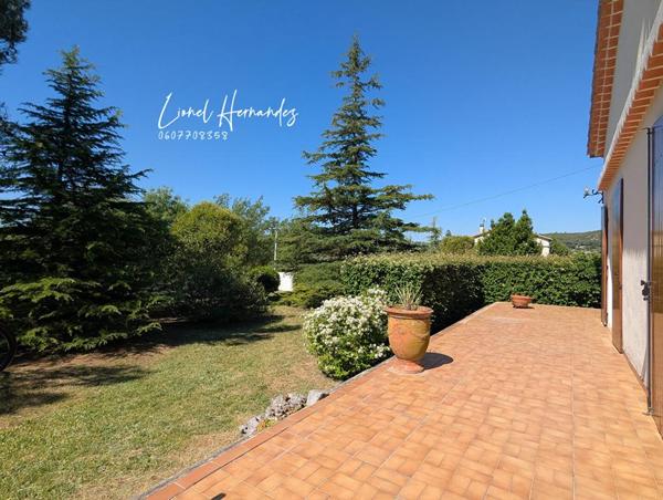 Maison de caractère de plain-pied - 130 m² - Terrain plat de 2411 m² - Saint-Privat-des-Vieux (Mazac)