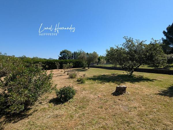 Maison de caractère de plain-pied - 130 m² - Terrain plat de 2411 m² - Saint-Privat-des-Vieux (Mazac)