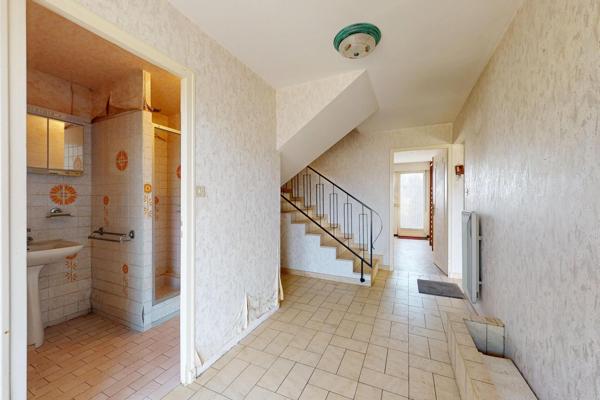 Maison individuelle sur sous-sol – 4 chambres – Terrain de 1 333 m²