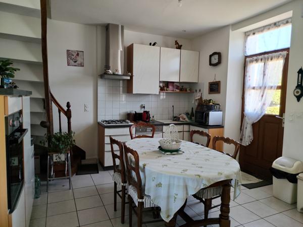 À vendre - Maison, 4 pièces située à Chauvigny (86300)