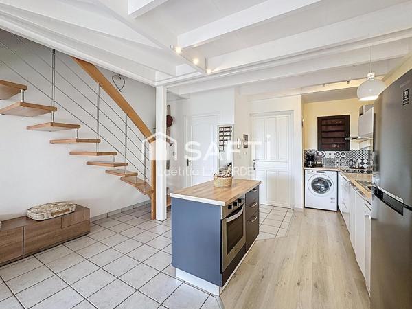 Duplex F3 avec vue mer centre ville des Avirons.