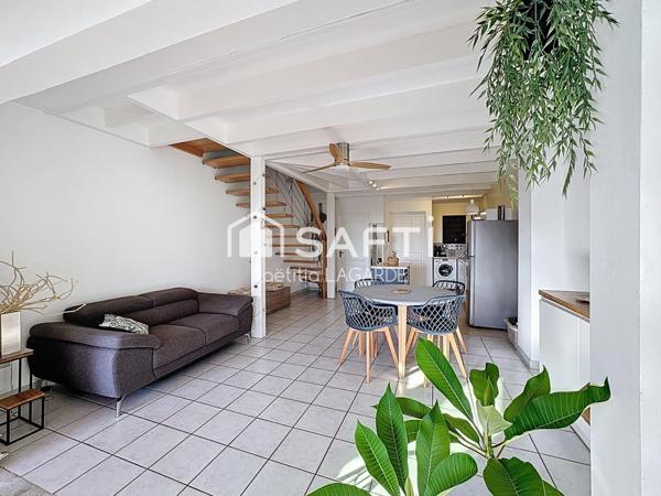 Duplex F3 avec vue mer centre ville des Avirons.