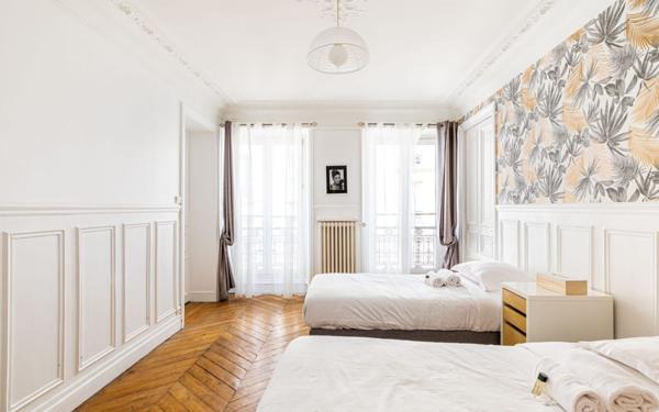 Appartement à vendre    4 pièces • 127 m2 Paris 10