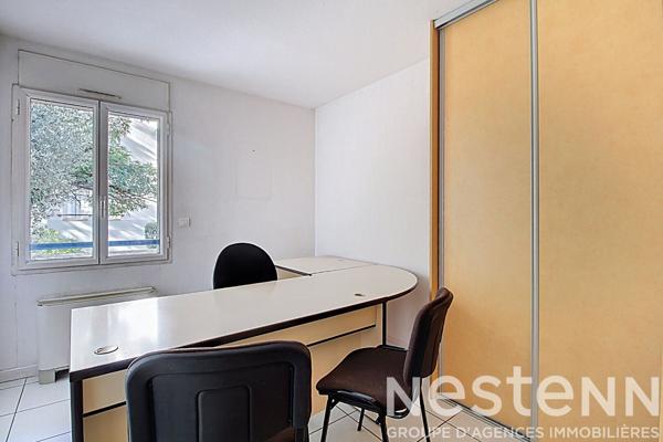 À VENDRE - LOCAUX PROFESSIONNELS / BUREAUX 93m² - DRAGUIGNAN CENTRE-VILLE avec possibilité de changement de destination